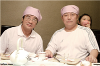 2006年7月25日，邓正来在周国平生日宴会上
